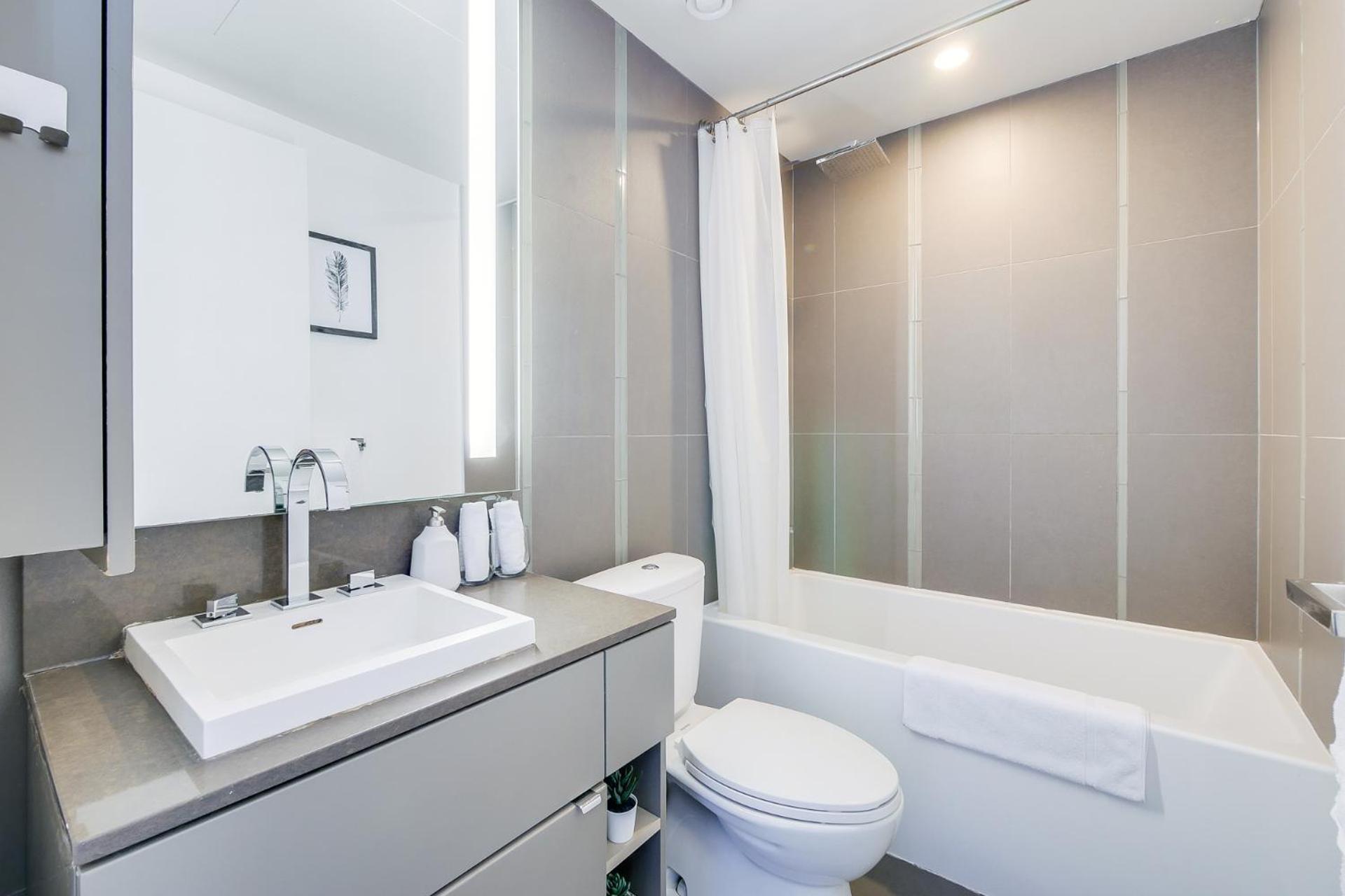 1Br Condo - City View, Near Cn Tower & Rogers Center Торонто Экстерьер фото
